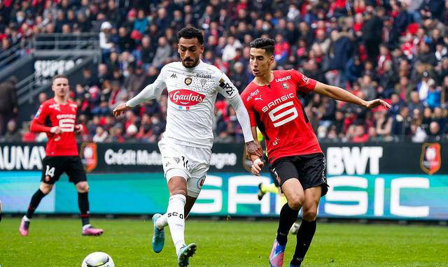 九游娱乐-那不勒斯再获胜利，罗马客场告负(图2)