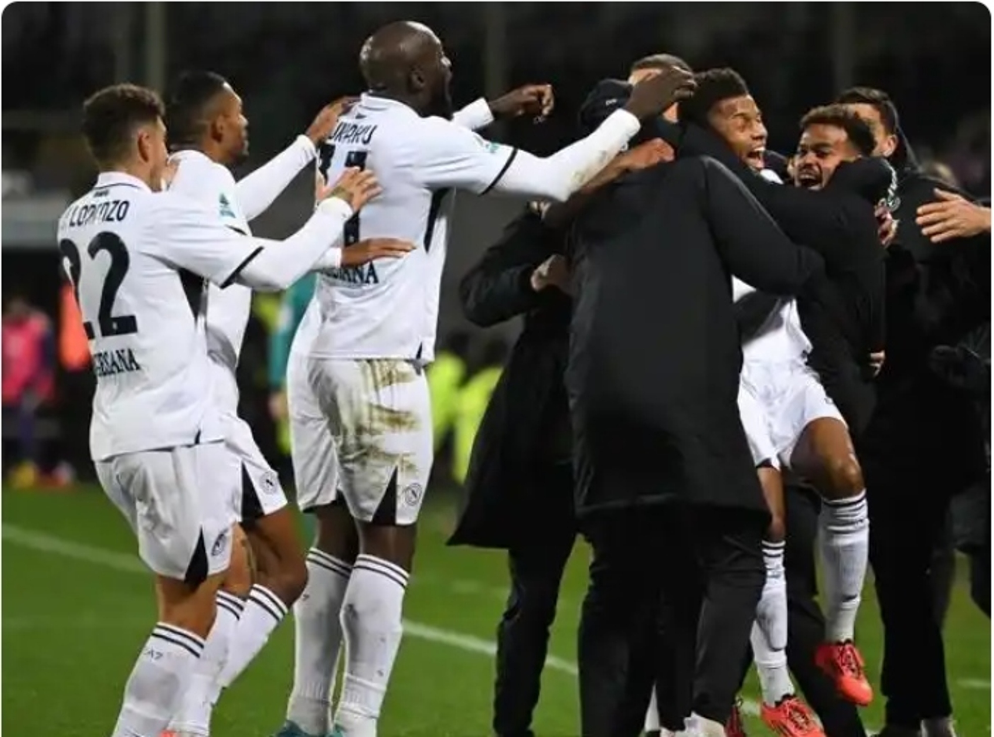 佛罗伦萨胜那不勒斯，全队合力拿下胜利_九游平台(图2)