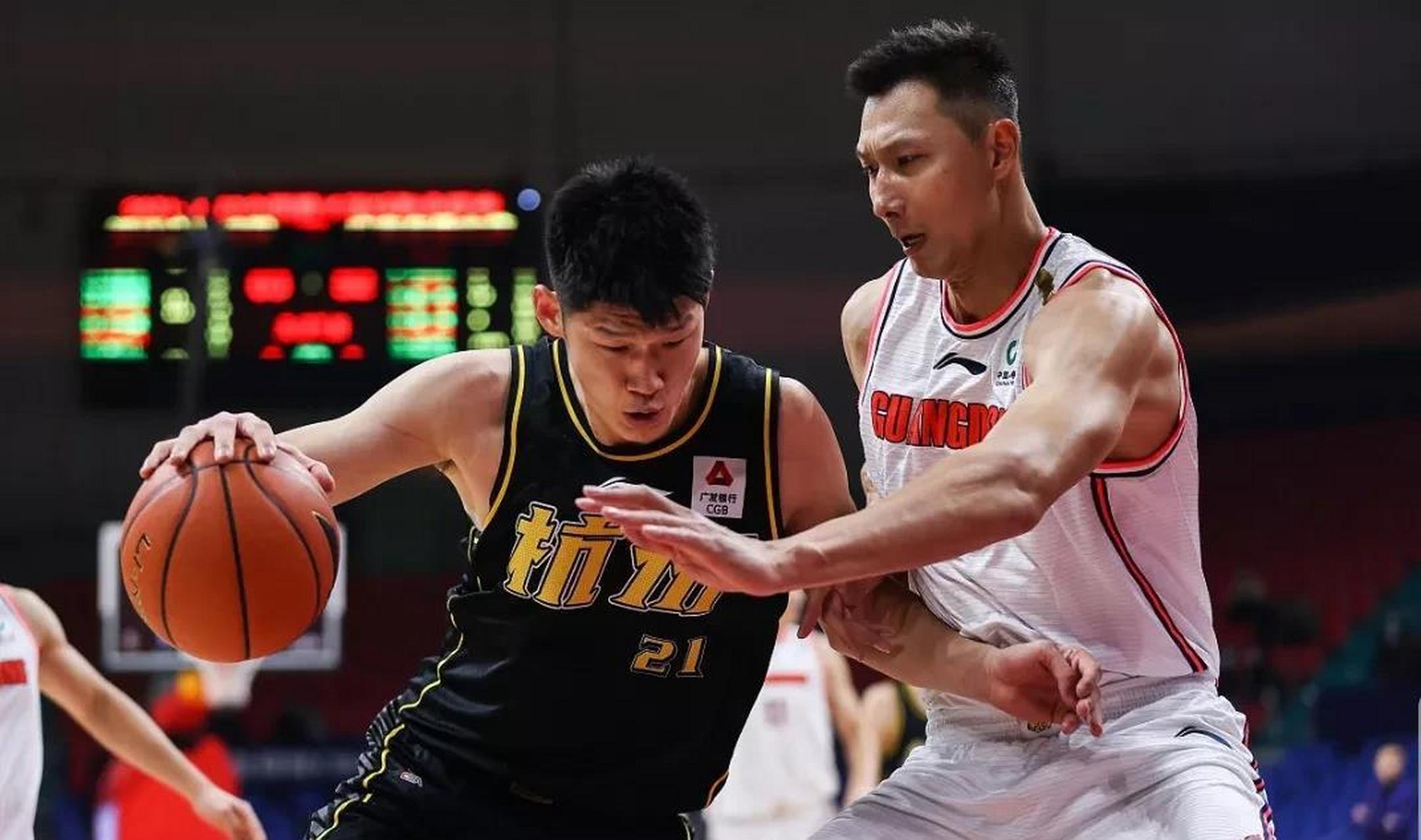 九游官网-广厦队全队出色，凭实力取胜(图2)