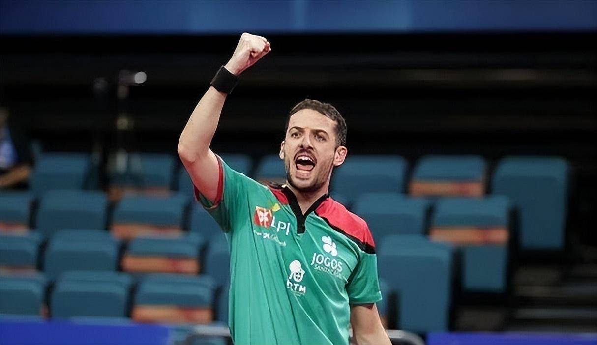 九游下载_战斗瞬间波澜壮阔，运动员们为胜利苦战(图1)