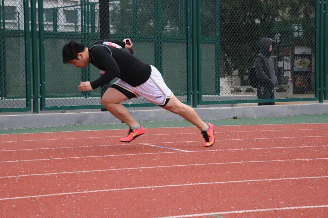 选手积极斗志,在赛场上奋勇争先 选手积极斗志,在赛场上奋勇争先:九游官网(图1)