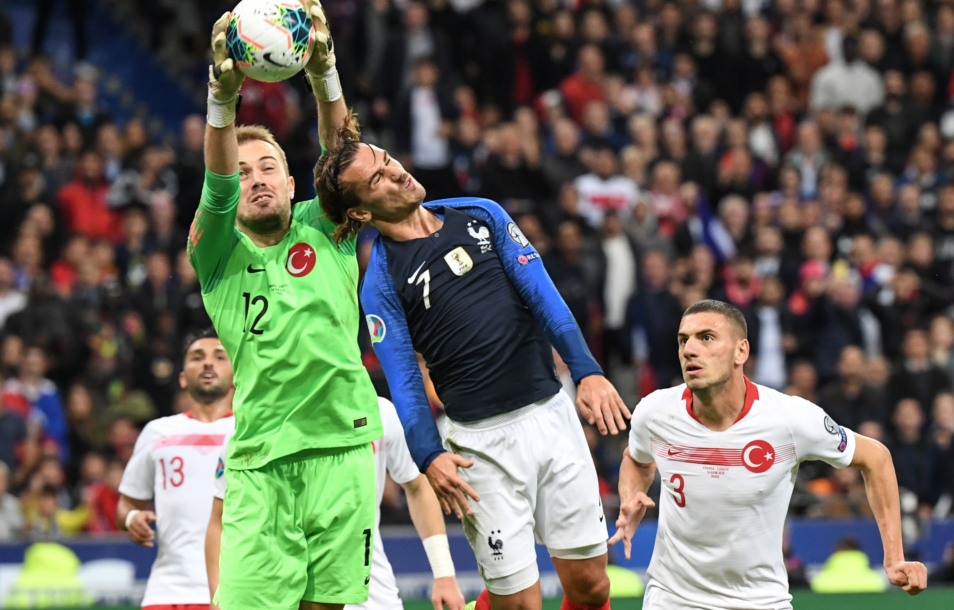 瑞士客场憾平，欧预赛出线压力上升_九游下载(图2)