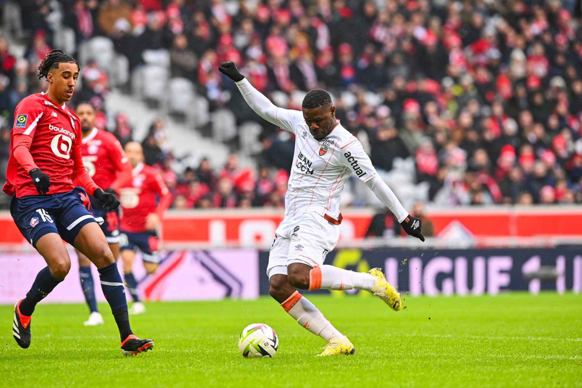 里尔与尼姆交锋,角逐胜负无定 九游平台:里尔与尼姆交锋,角逐胜负无定(图2)