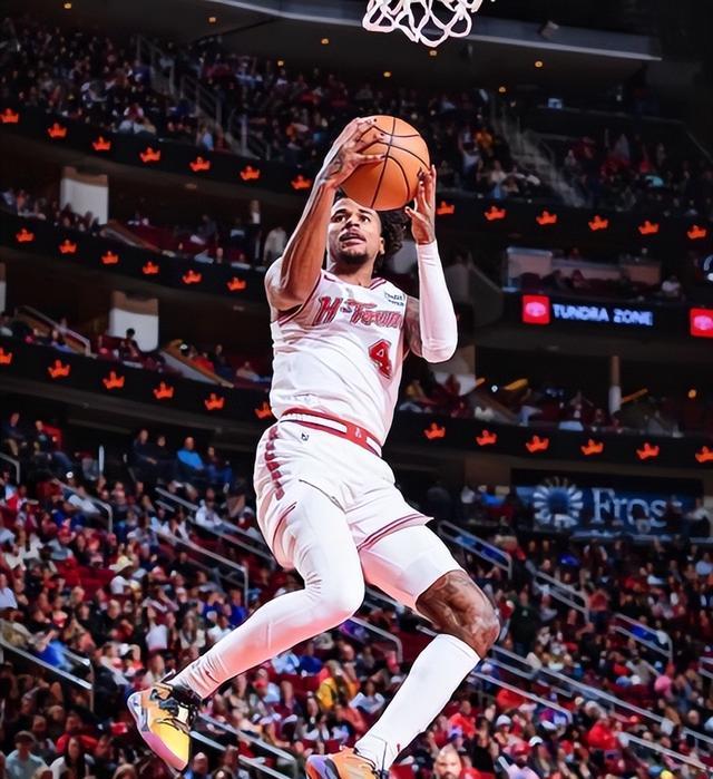 火箭再战球场，维斯特布鲁克独木难支：九游官网(图1)